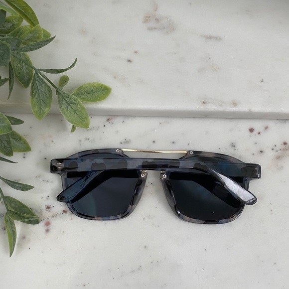"Hadley" Sunglasses || Blue Mirror Speckled - Picture 4 of 8